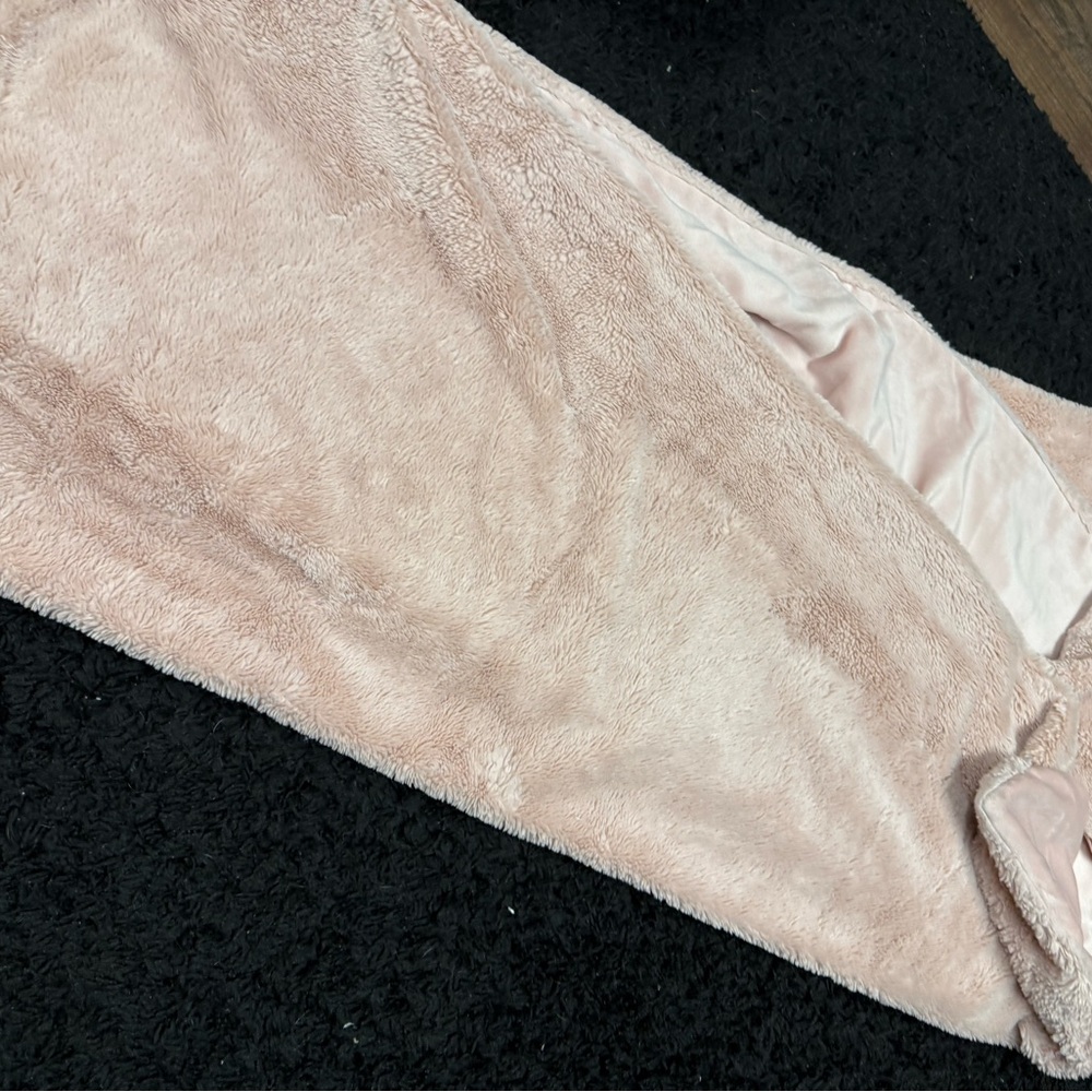 Soft Pink Fleece throw Blanket